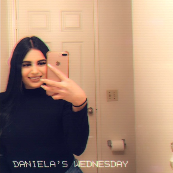 Meet your Posher, Daniela - Picture 1 of 1